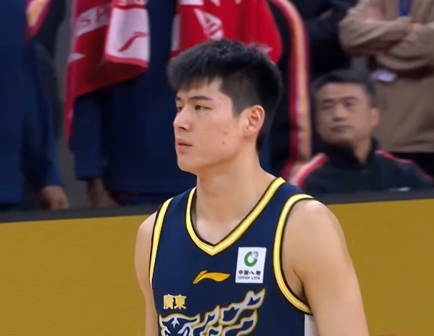 华体会官网入口-不得不说！胡明轩应该让出首发，由19岁小将陈家政代替