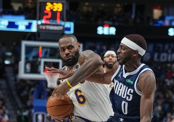 华体会官网-湖人队迎来冲刺赛程 詹姆斯脚踝伤病依然令人担忧