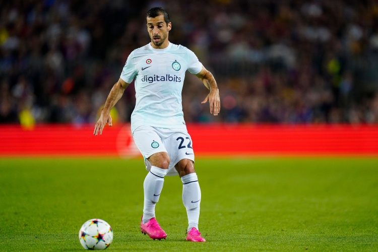 华体会官网下载-国米官方：姆希塔良左大腿肌肉拉伤，将在几天内接受进一步评估