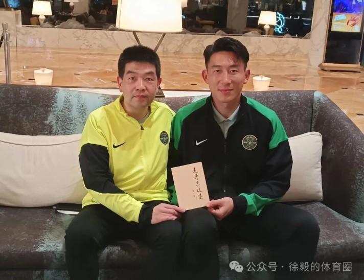 华体会官网APP-董春雨：《毛选》理念应贯彻我们的工作生活中，会有巨大帮助